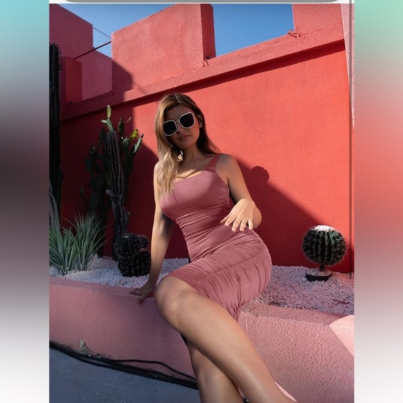 Sexy Tank Top Bodycon Ruched
Sleeveless Basic Midi Party Dress
8078 - Picture 7 of 7